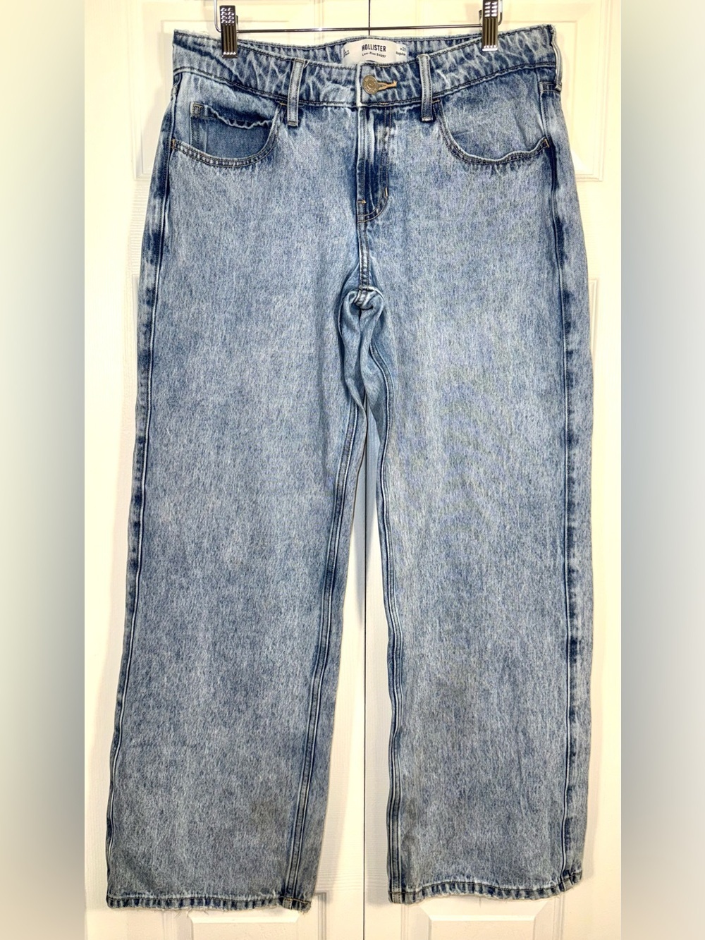 Hollister Low-Rise Baggy Jeans Light Wash Raw Hem Size W28 Regular